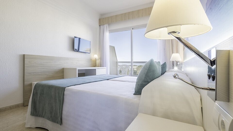 Azuline Hotel Bahamas & Bahamas II